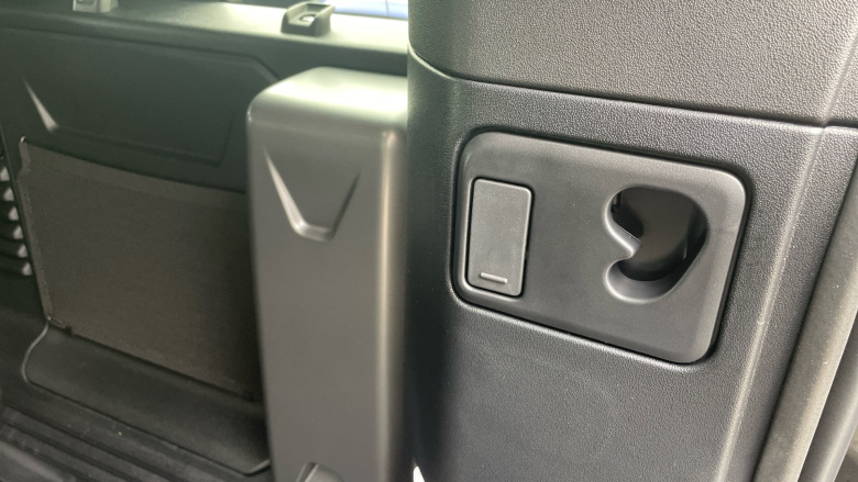 Land Rover Defender 3.0 D250 X-Dynamic SE 110 5dr Auto Diesel Estate